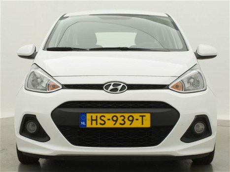 Hyundai i10 - 1.0i i-Motion Comfort // Navigatie / Climate control - 1