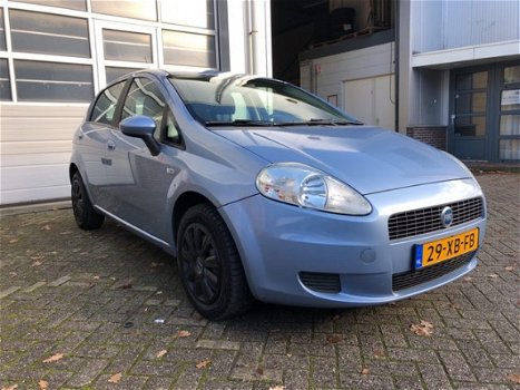 Fiat Grande Punto - 1.4 Dynamic AUTOMAAT/AIRCO/NL Auto - 1