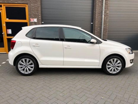 Volkswagen Polo - 1.4-16V Highline 5D 2009 WIT CLIMA NAVI PDC - 1