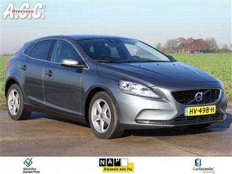 Volvo V40 - 2.0 D2 Summum Trekhaak Park Assist Navi ECC - 1