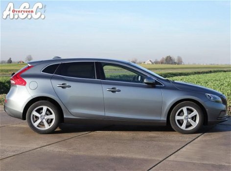 Volvo V40 - 2.0 D2 Summum Trekhaak Park Assist Navi ECC - 1