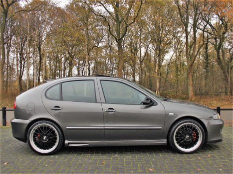 Seat Leon - 1.8-20VT Sport Audio Showcar Rockford Fosgate - 1