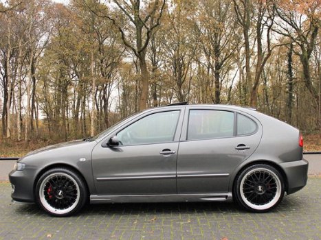 Seat Leon - 1.8-20VT Sport Audio Showcar Rockford Fosgate - 1