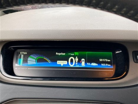 Renault Zoe - Q210 Zen Quickcharge 22 kWh (Batterijhuur) Camera, R-link, Climate, Park. sens - 1