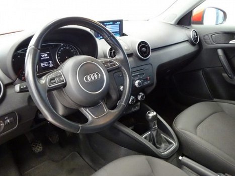 Audi A1 Sportback - 1.2 TFSI Attraction Pro Line Business 5-Drs. Navigatie Bi-Xenon Stoelverwarming - 1