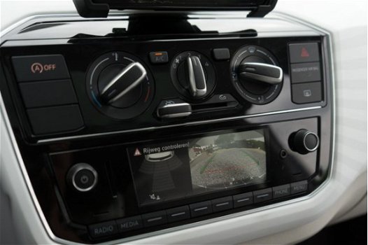 Volkswagen Up! - 1.0 Beats / Navigatie/ Cruise Control/ Panoramadak/ 15 Inch Lichtmetalen velgen/ 44 - 1