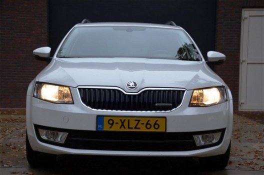 Skoda Octavia Combi - 1.6 TDI Greenline Businessline Navi/Ecc/Cr-Controle/Pdc/Lmv - 1