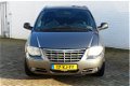 Chrysler Grand Voyager - 3.3i V6 SE AUTOMAAT 7 PERSOONS CLIMA PDC NAVI LEDER TREKHAAK CRUISE - 1 - Thumbnail
