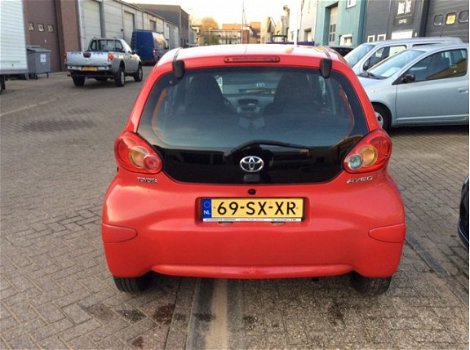 Toyota Aygo - 1.0 12V VVT-I + Automaat 5-deurs 152.608km - 1