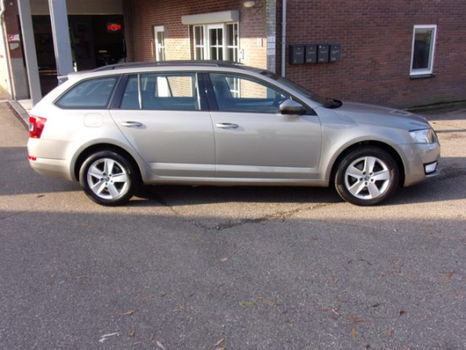 Skoda Octavia Combi - 1.6 TDI 110PK GREENLINE - 1