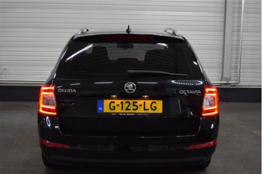 Skoda Octavia Combi - 1.6 TDI Greentech Elegance Businessline +LEDER/GROOT NAVI - 1