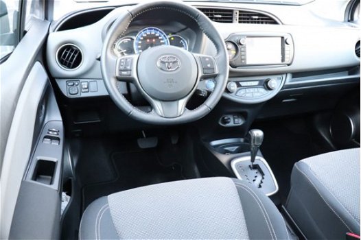 Toyota Yaris - 1.5 Full Hybrid Dynamic Navigatie-Airco-Parkeercamera - 1