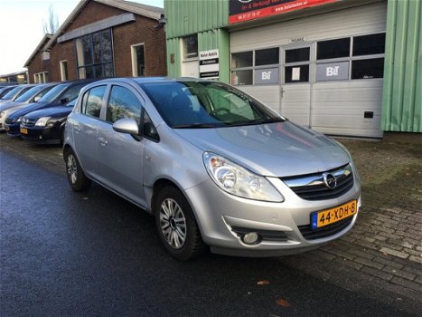 Opel Corsa - 1.3 CDTi Essentia 5 DEURS* AIRCO* NAVI* N.A.P - 1