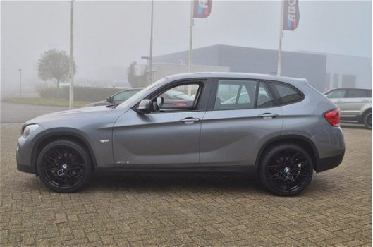 BMW X1 - 2.0i sDrive Exe *Navi, Clima, PDC - 1