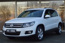 Volkswagen Tiguan - 1.4 TSI Sport&Style Navi Clima Keyless Wegkl.trekh Pdc