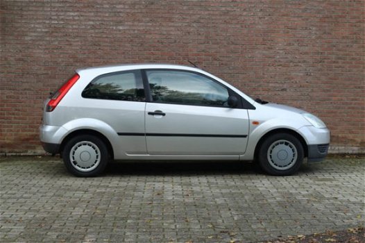 Ford Fiesta - 1.3i - 1