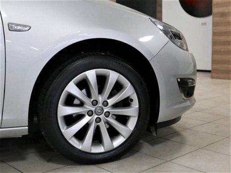 Opel Astra - 1.4 Turbo Edition *114dkm* 140pk/Navi/Cruise/Bluetooth - 1
