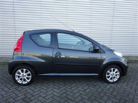 Peugeot 107 - 1.0-12V XS - 1