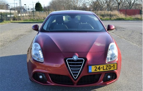 Alfa Romeo Giulietta - 1.4 T Distinctive 120PK / NETTE AUTO / GARANTIE - 1