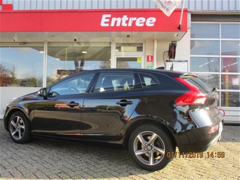 Volvo V40 - 2.0 D2 Momentum Business top conditie - 1