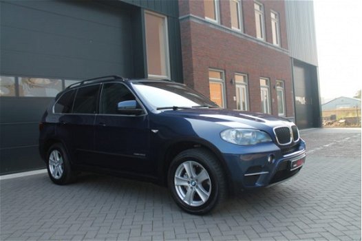 BMW X5 - 3.0d X-Drive High Executive Grijs Kenteken Luchtvering Leder NAVI M-Pakket ETC - 1