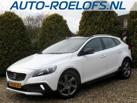 Volvo V40 - 1.6 D2 Summum / Navi / Leder / Xenon - 1