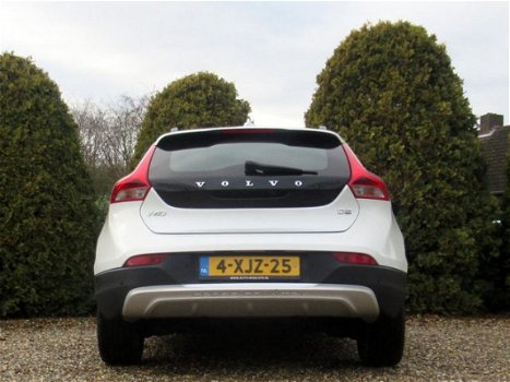 Volvo V40 - 1.6 D2 Summum / Navi / Leder / Xenon - 1