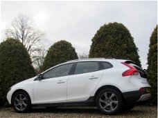 Volvo V40 Cross Country - 1.6 D2 Summum / Navi / Leder / Xenon