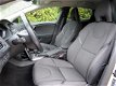 Volvo V40 - 2.0 D3 Momentum / Navi / Camera - 1 - Thumbnail