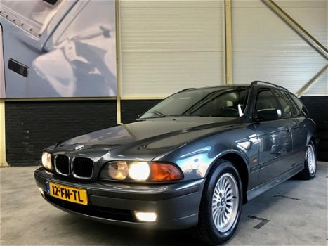 BMW 5-serie Touring - 523i Executive Automaat | Compleet Dealer Onderhouden | - 1