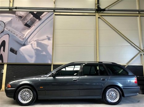 BMW 5-serie Touring - 523i Executive Automaat | Compleet Dealer Onderhouden | - 1