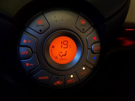 Nissan Micra - 1.2 Tekna | Navi - Climate control - Parkeer sens | - 1