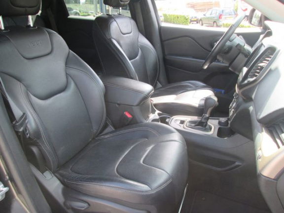 Jeep Cherokee - 2.0 Limited 4WD Automaat Navigatie / Zwart leder / Achteruitrijcamera / Cruise Contr - Afbeelding 5