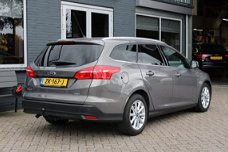 Ford Focus Wagon - 1.0 Titanium Edition, Navigatie, Trekhaak, Stuurwielverwarming