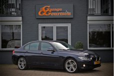 BMW 3-serie - 320i High Executive / Sport / Volleer / Navigatie Professional / 18" wielen / Xenon