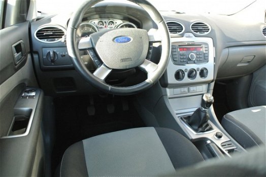 Ford Focus Wagon - 1.6 Comfort - 1