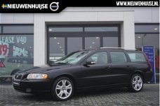 Volvo V70 - 2.4 Edition II Sport FAMILY-LINE XENON LEDER TREKHAAK