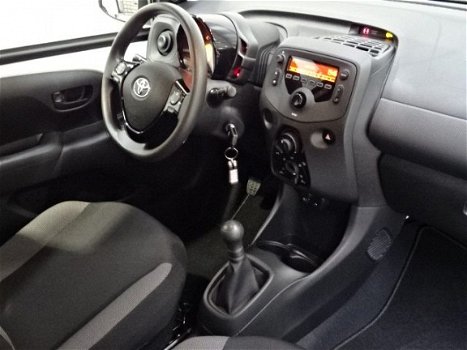 Toyota Aygo - 1.0 VVT-i x-fun | Airco | Bluetooth | Elektrische ramen - 1