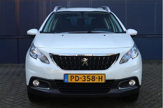 Peugeot 2008 - 1.2 82pk Blue Lion / Navigatie / Cruise Control / Trekhaak - 1