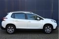 Peugeot 2008 - 1.2 82pk Blue Lion / Navigatie / Cruise Control / Trekhaak - 1 - Thumbnail