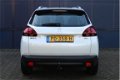 Peugeot 2008 - 1.2 82pk Blue Lion / Navigatie / Cruise Control / Trekhaak - 1 - Thumbnail