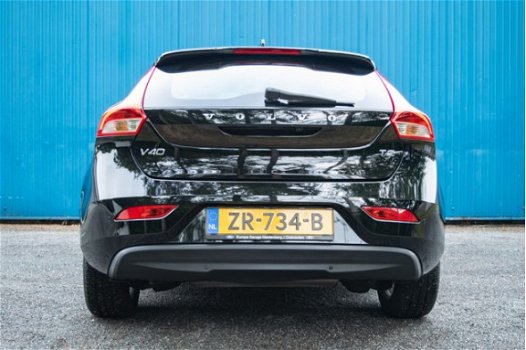 Volvo V40 - 1.5 T2 Kinetic AUTOMAAT ONDERH. #NAVI #XENON #CLIMA - 1