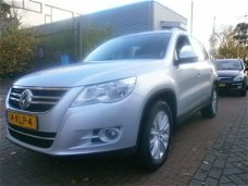 Volkswagen Tiguan - 2.0 TDI Comfort&Design 4Motion