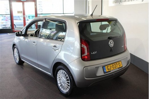 Volkswagen Up! - 1.0 high up BlueMotion Airco / Navigatie / Cruisecontrol / PDC - 1