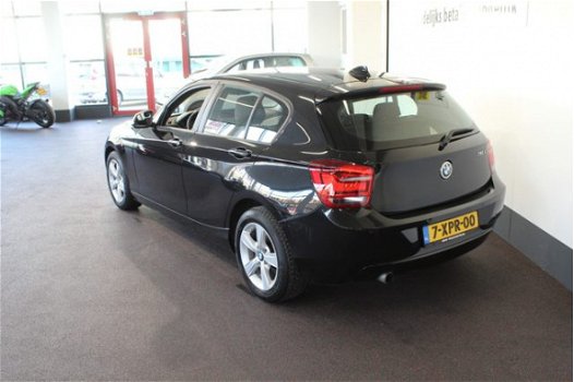 BMW 1-serie - 116i Executive Navigatie / Led / PDC - 1