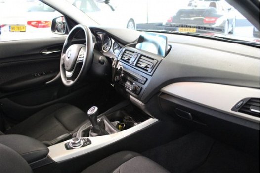 BMW 1-serie - 116i Executive Navigatie / Led / PDC - 1