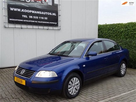 Volkswagen Passat - 1.6 Comfortline - 1