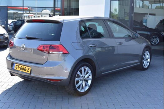 Volkswagen Golf - 1.6 TDI Business Edition Connected Navigatie, ergo stoelen, Stoelverwarming, 17'' - 1