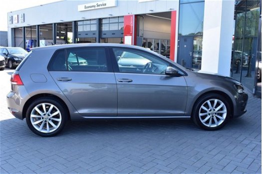 Volkswagen Golf - 1.6 TDI Business Edition Connected Navigatie, ergo stoelen, Stoelverwarming, 17'' - 1