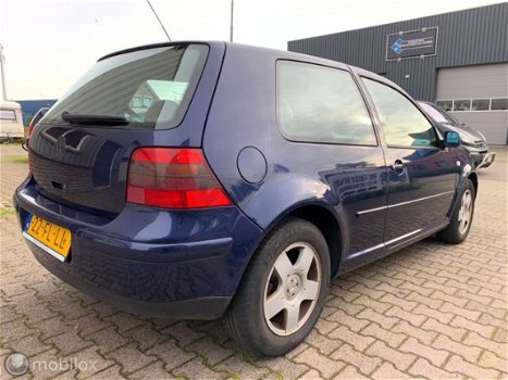 Volkswagen Golf - 2.0 Highline nieuwe apk leer airco - 1